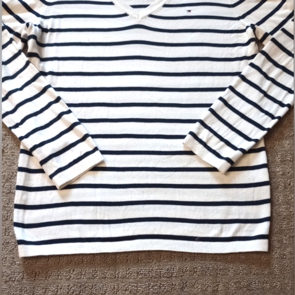Tommy Hilfiger V-Neck Pullover Sweater - Picture 5 of 9